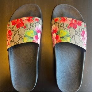 Gucci: GG BLOOMS SANDAL - Size 39 UK/9 US